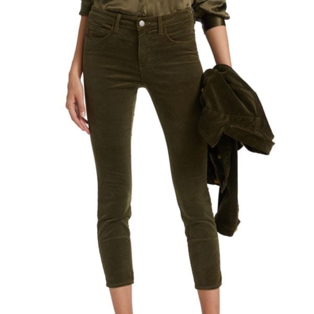 Skinny crop pants crafted of plush luxurious velvet.